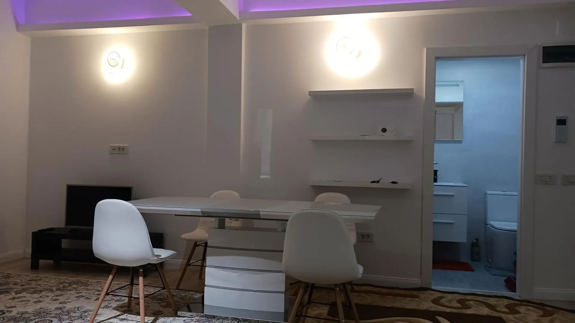 Myky Mouse Nu Primesc Santieristi Si Petrecareti Apartment Bucharest