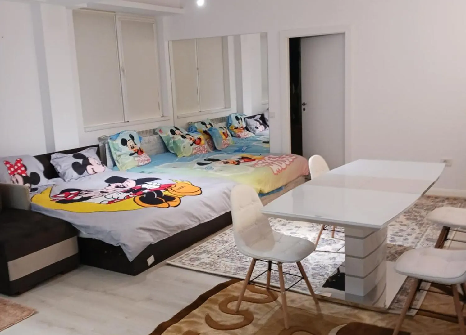Apartament Myky Mouse Nu Primesc Santieristi Si Petrecareti Bukareszt